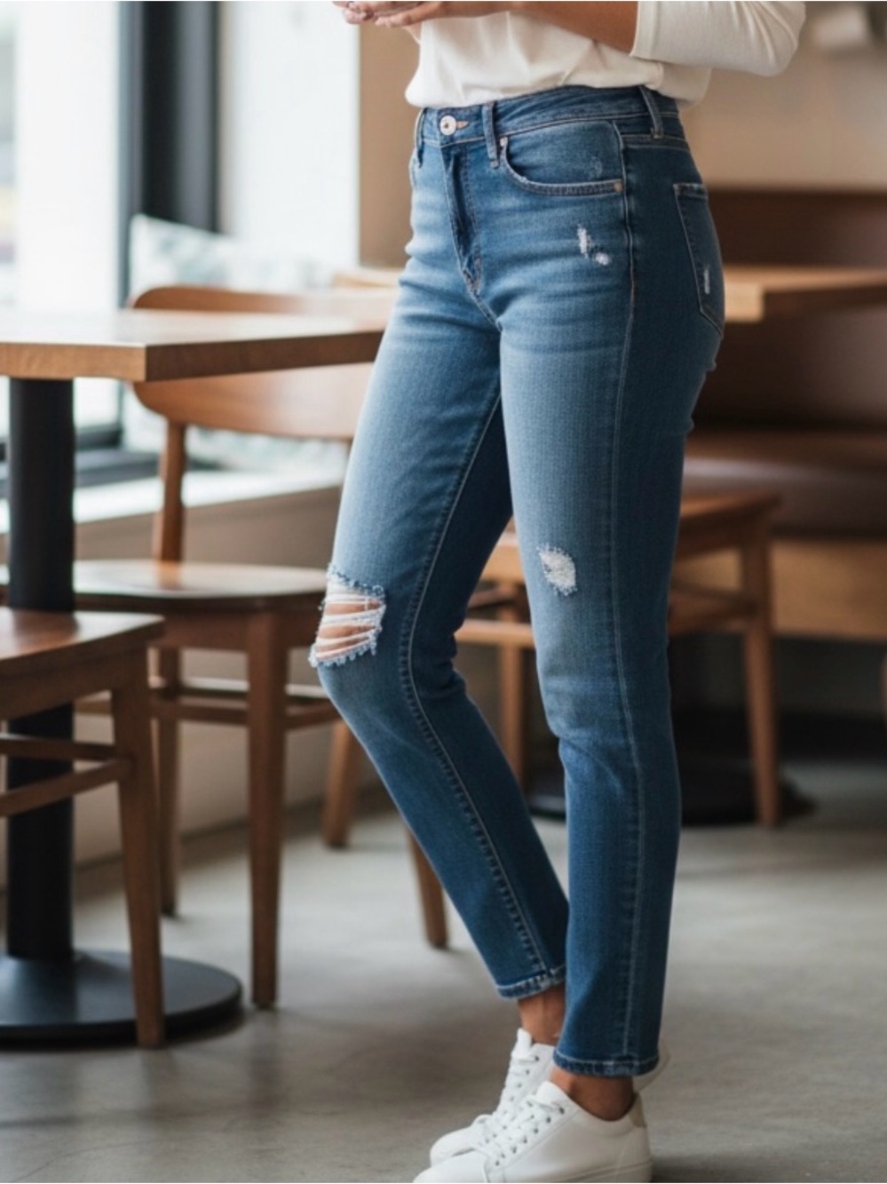 Abercrombie & Fitch High Rise Distressed Skinny Jeans 12 / 31